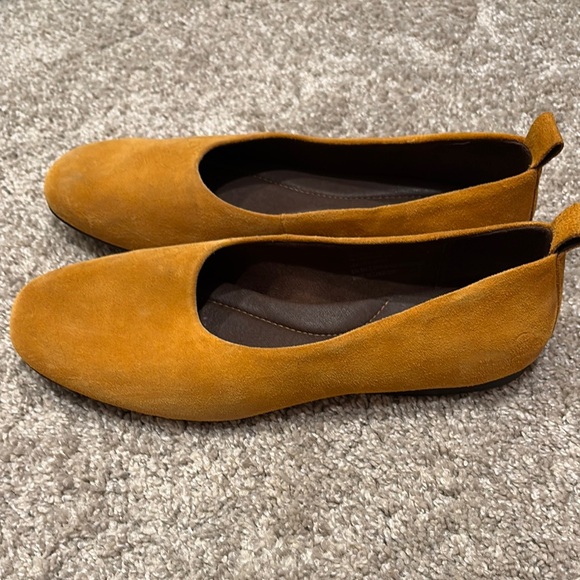Born Adour Yellow (Mustard) Suede Ballet Flats Womens - Picture 3 of 5